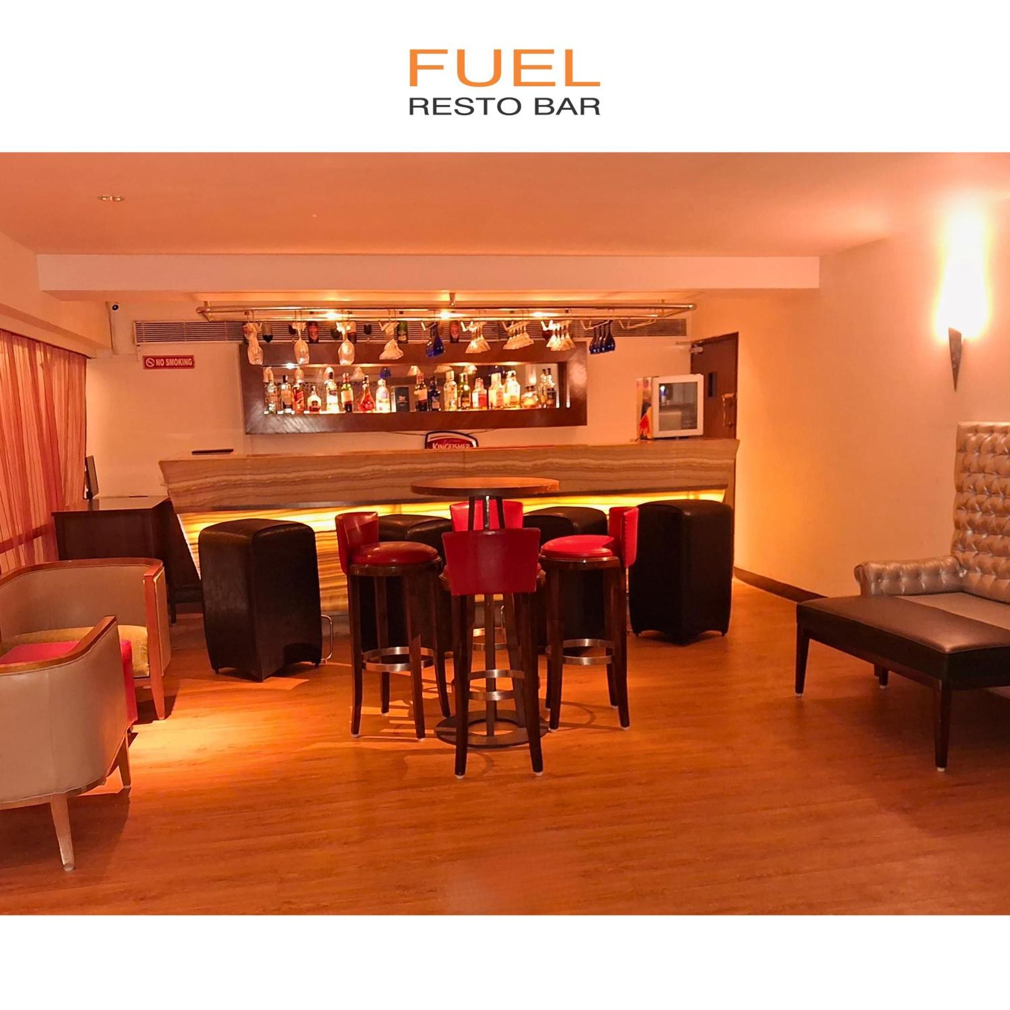 Pride Hotel, Chennai Bagian luar foto