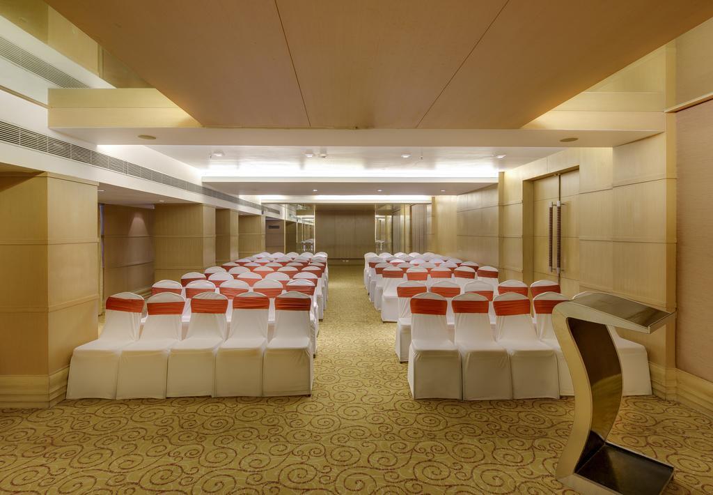 Pride Hotel, Chennai Bagian luar foto